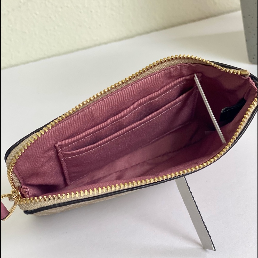 Corner Zip Wallet Wristlet - Picture 7 of 10